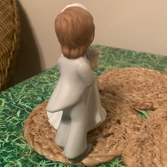 Lefton, vintage bride and groom kissing statue, EUC - Picture 6 of 14